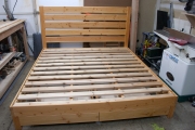 King with headboard, 2 drawers on end